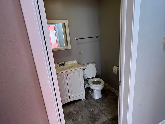 5th image of 4305 Oakton St
