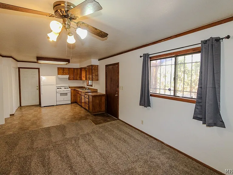 376 Santa Barbara Ave — Photo 5