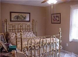 5th image of 2215 Dobbs Dr