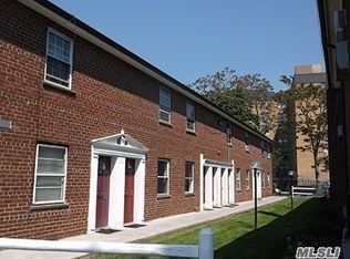 31 Hendrickson Ave APT B, Lynbrook, NY 11563