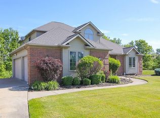 27105 Tinkers Valley Dr, Glenwillow, OH 44139