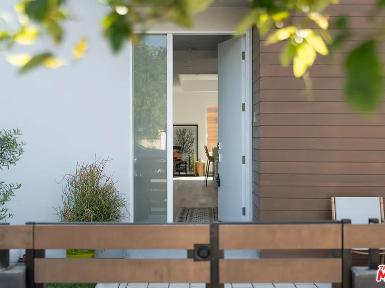 2512 Berkeley Ave — Photo 7