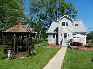 2802 Shorewood Dr, McHenry, IL 60050
