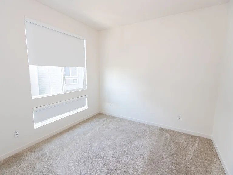 1625 Hampton Dr — Photo 25