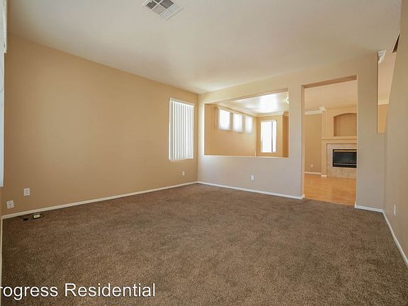 02-LivingRoom