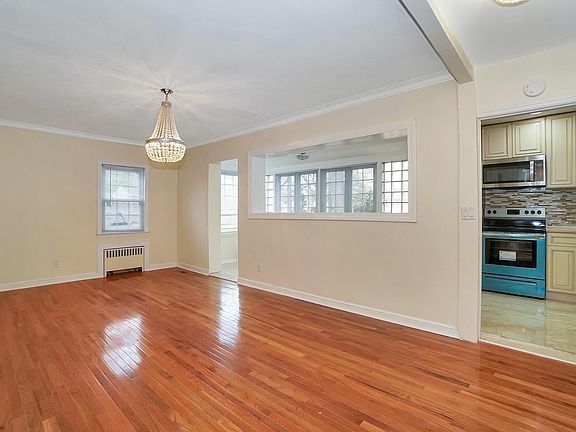 5th image of 875 Clocks Blvd