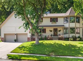 4424 NW Wildwood Dr, Kansas City, MO 64116