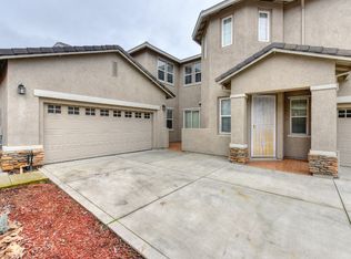 6818 Elvora Way, Elk Grove, CA 95757