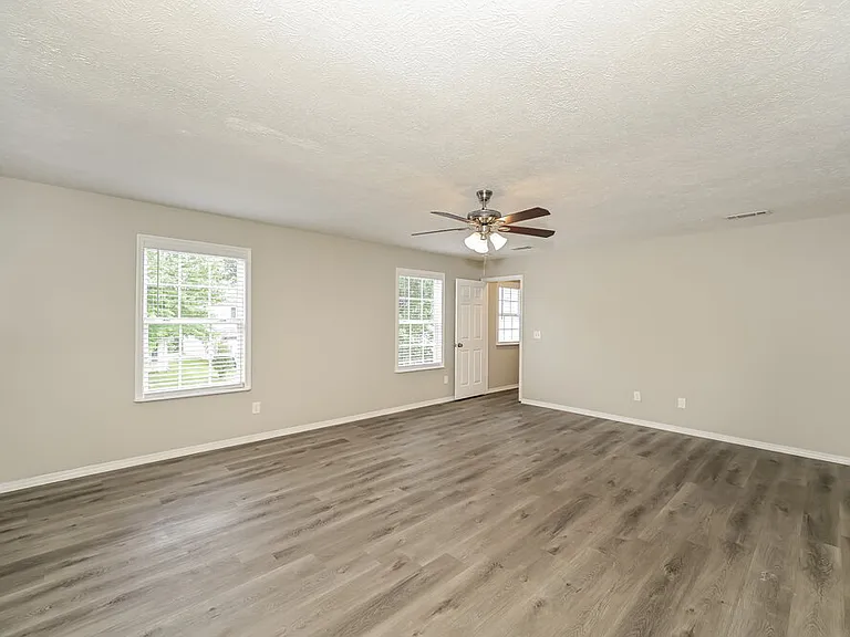 5625 Dory Dr — Photo 12