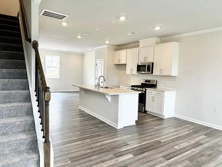 2505 Kasota Ln — Photo 10