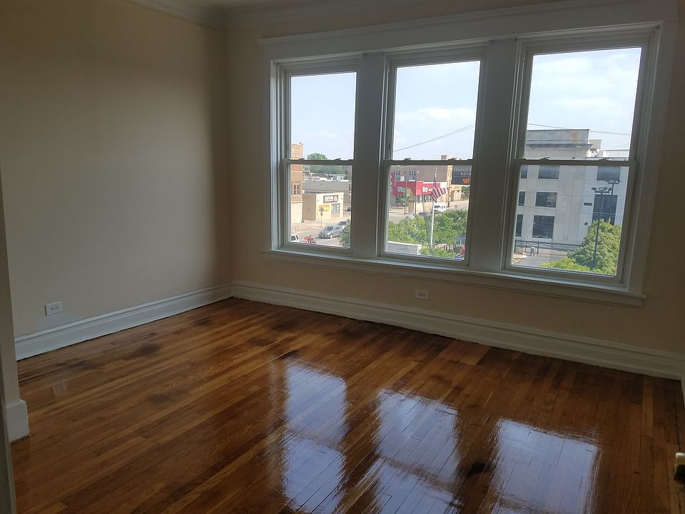 1st image of 2404 W 63rd St #24043D
