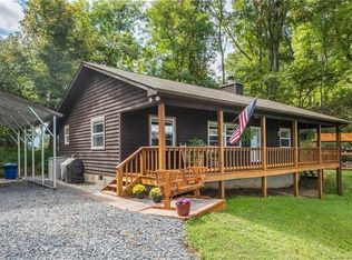 633 Treetop Ln, Waynesville, NC 28785