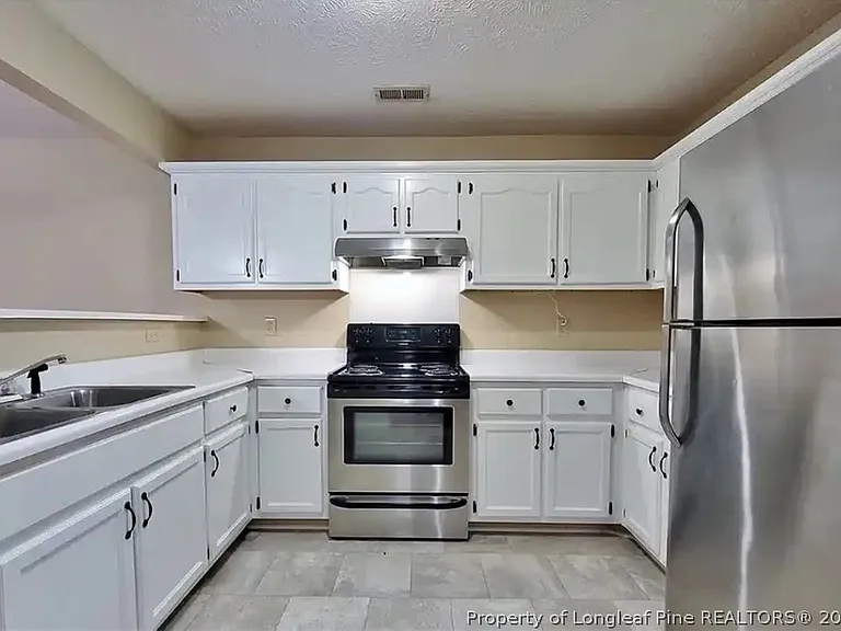 5532 Robmont Dr — Photo 16