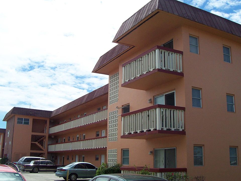 2nd image of 18700 NE 3rd Ct APT 628