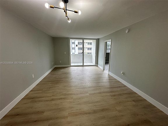 5th image of 10090 NW 80th Ct APT 1325