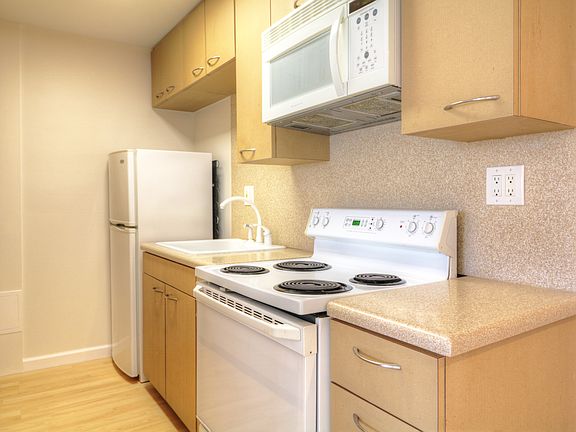 2nd image of 1881 Washington Ave APT 4C