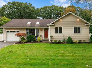 655 Hyman Ave, Bay Shore, NY 11706