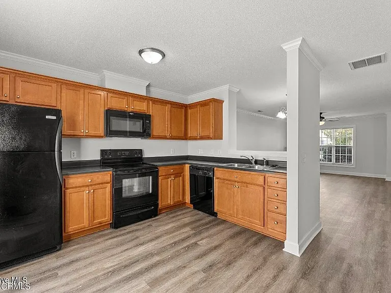 1300 Thomas Langston Rd #6 — Photo 10