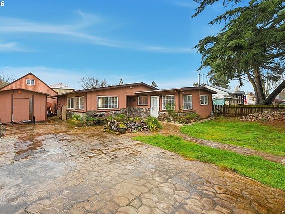 3rd image of 6401 SE Hazel St