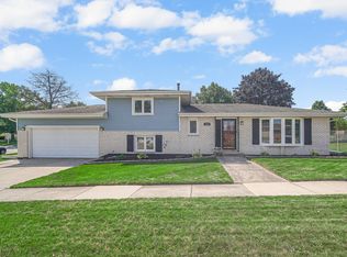 2542 Laurel Ct, Dyer, IN 46311