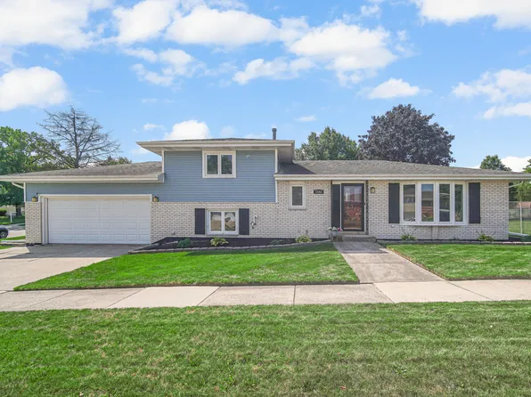 2542 Laurel Ct, Dyer, IN 46311