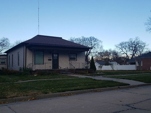 3rd image of 623 Logan St