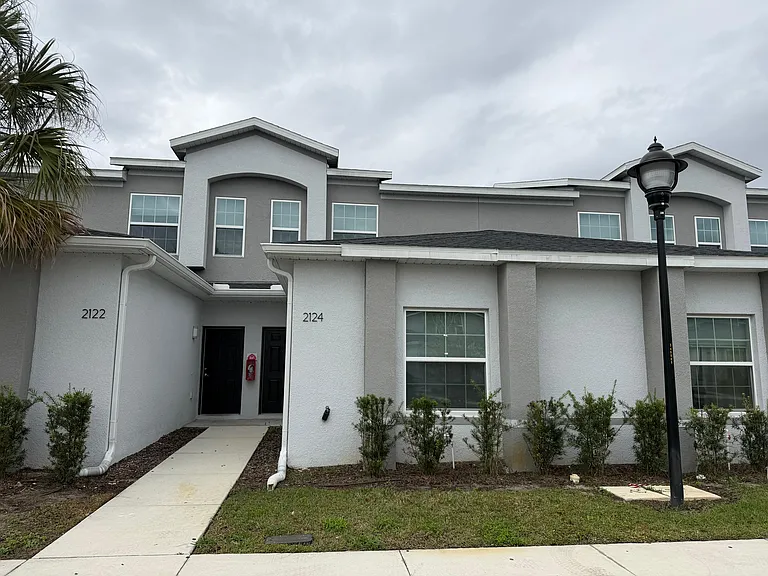 2124 Penny Ln — Photo 1