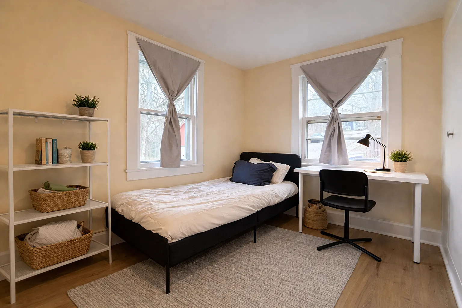4 bed, 1100 sqft, $1,200 — Photo 1