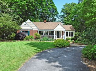 910 Lake Boone Trl, Raleigh, NC 27607