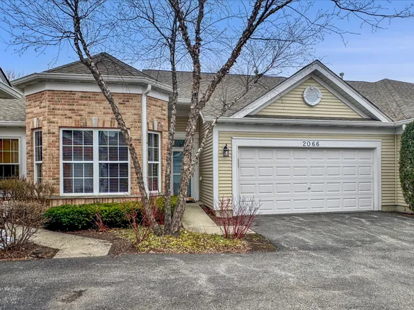 2066 Carillon Dr, Grayslake, IL 60030
