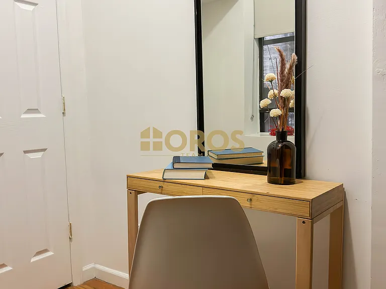 217 E 10th St #1 — Photo 11