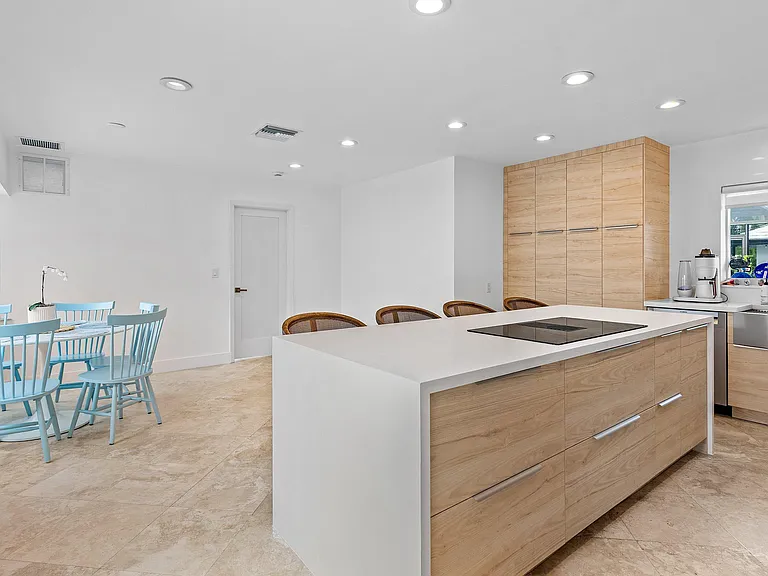 1332 SW Tamarind Way — Photo 10
