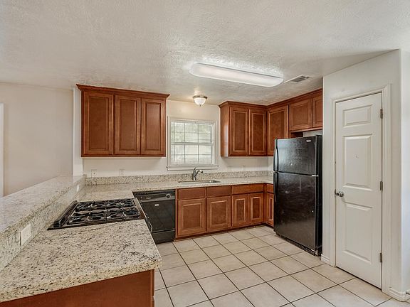 5th image of 1612 Park Pl