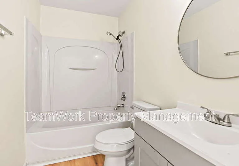 131 Boone St — Photo 6