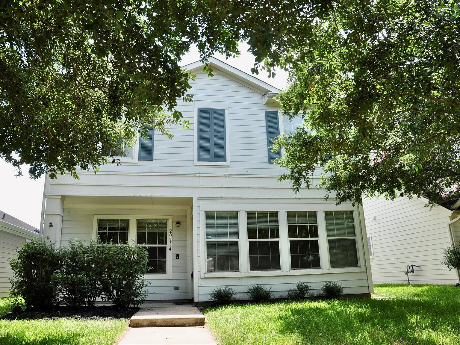 3 bed, 2.5 bath, 1880 sqft, $1,845 — Photo 3