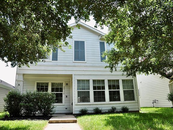 3rd image of 20734 Settlers Lake Cir N