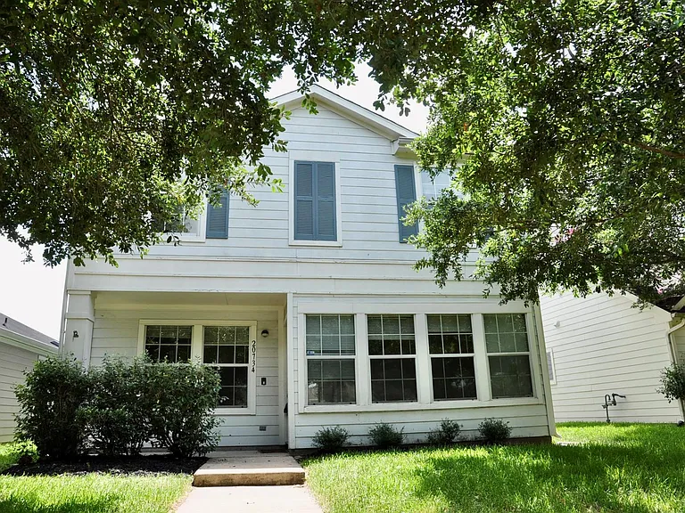 20734 Settlers Lake Cir N — Photo 3