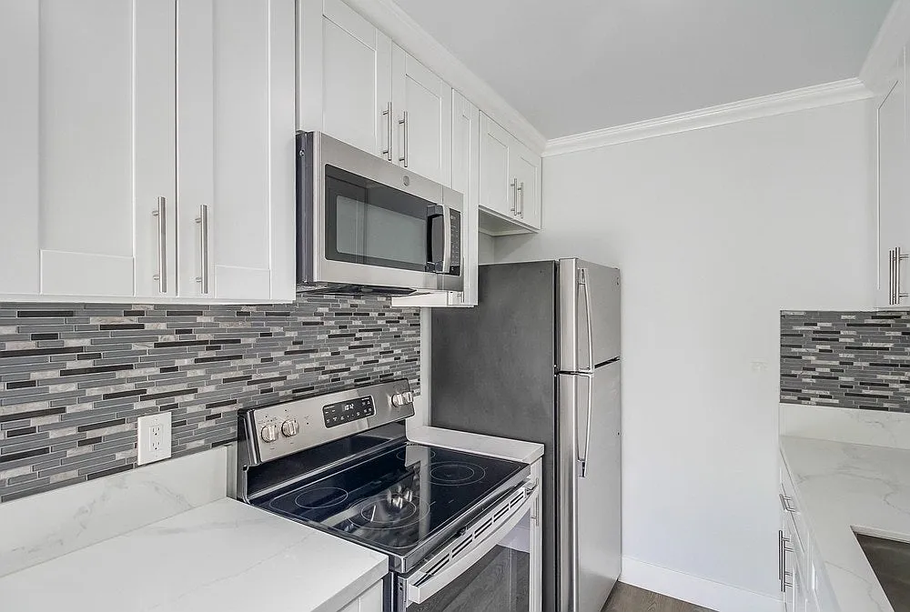 1254 Robinson Avenue — Photo 4