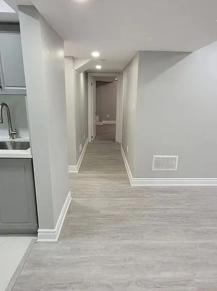 41 Walter English Dr #BASEMENT — Photo 11