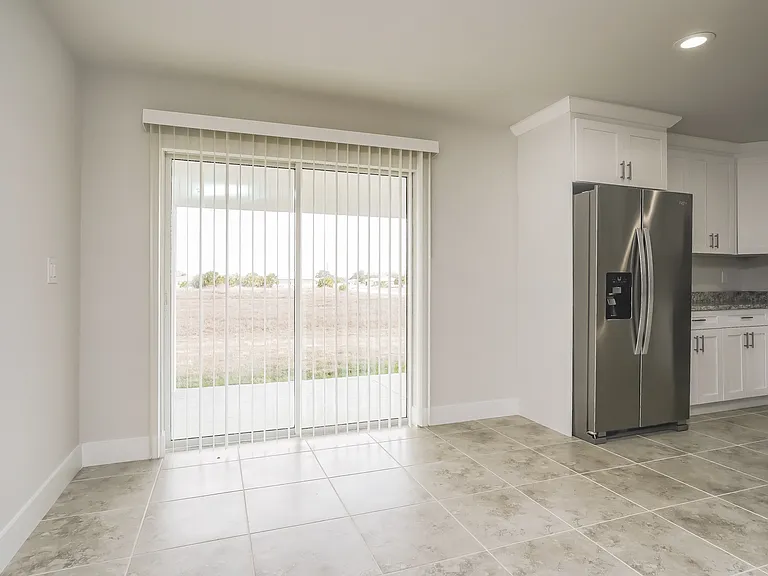 1037 Kimberly Ave — Photo 6