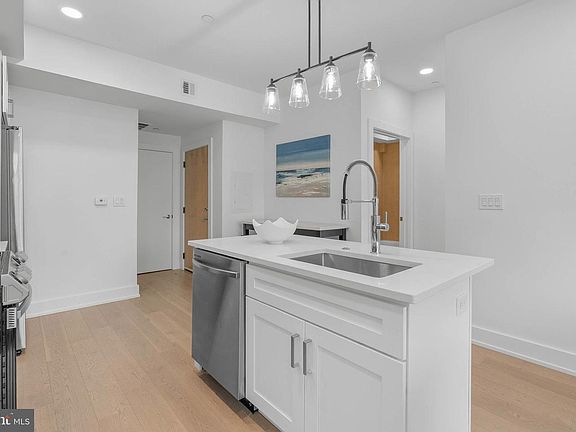 4th image of 950 N 2nd St Unit 3C