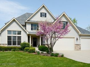 706 Fox Run Dr, Geneva, IL 60134