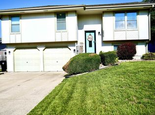 2526 SW Maxfield Rd, Topeka, KS 66614