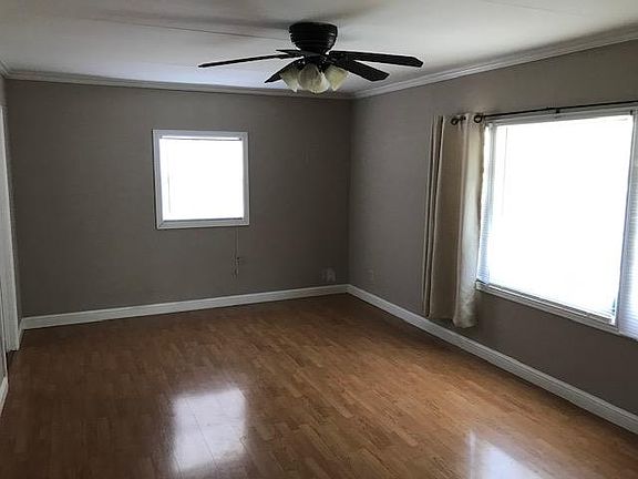 2nd image of 805 Josephine St