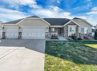 1419 W Stayner Dr, Farmington, UT 84025