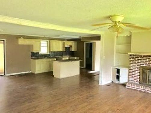 4th image of 157 Eastlawn Dr