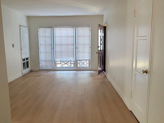 5th image of 816-822 Raymond Ave #820