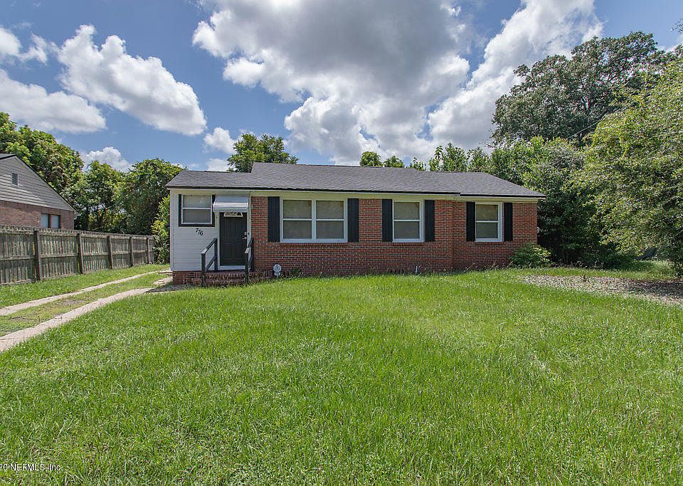 1st image of 776 Gardenia Ln