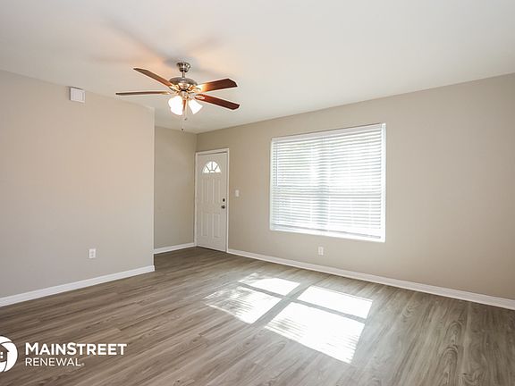 4th image of 1155 NE 133rd St
