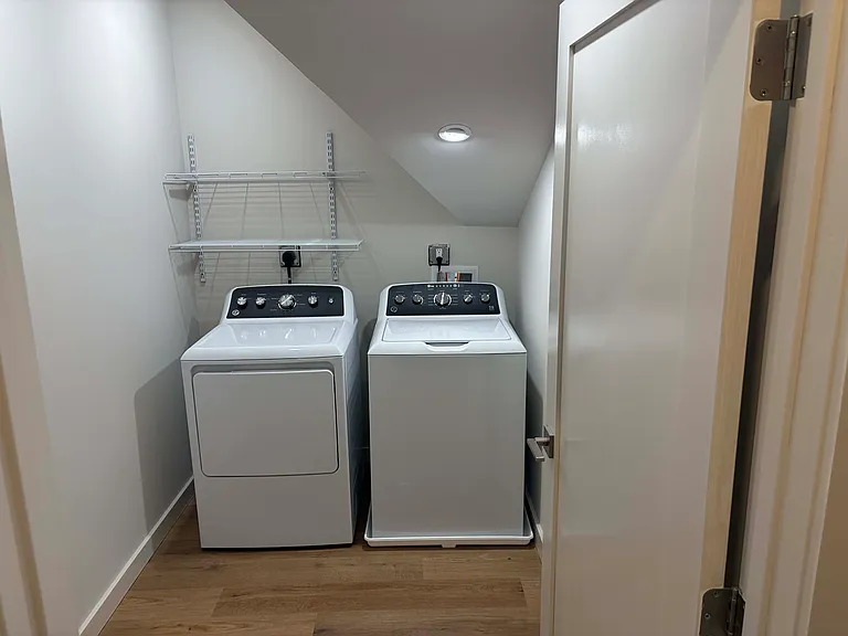 20 W 3rd St #3 — Photo 12